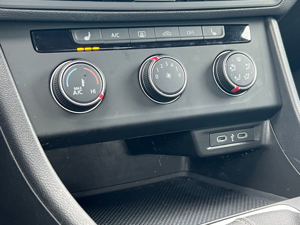 Used 2024 Volkswagen Jetta Sport image 20