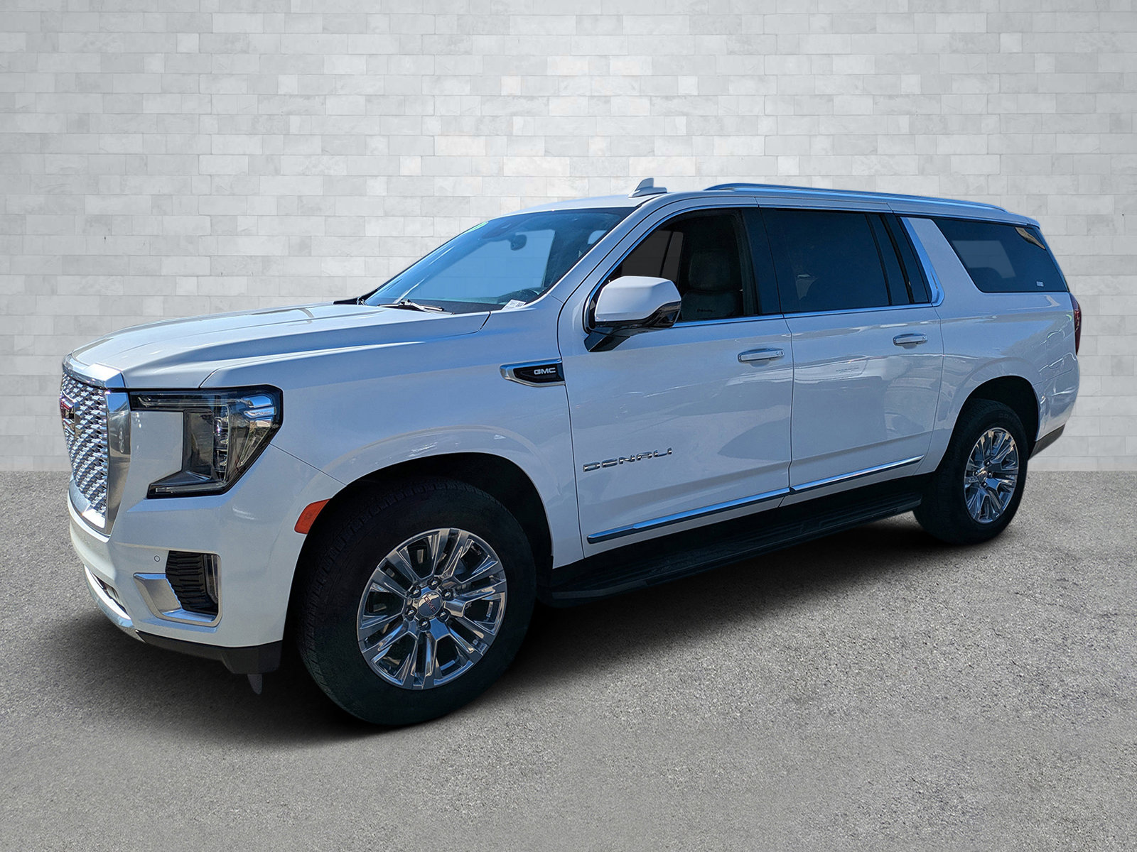 Used 2024 GMC Yukon XL Denali image 9