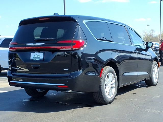 New 2026 Chrysler Pacifica Select AWD/4WD image 20