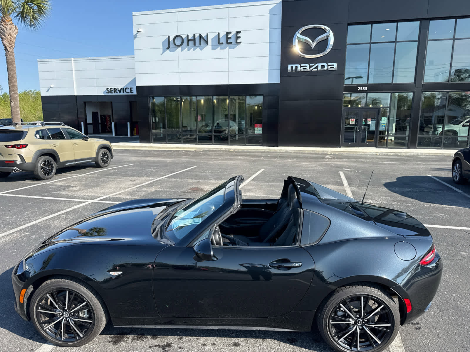 Used 2025 MAZDA MX-5 Miata RF Grand Touring image 6