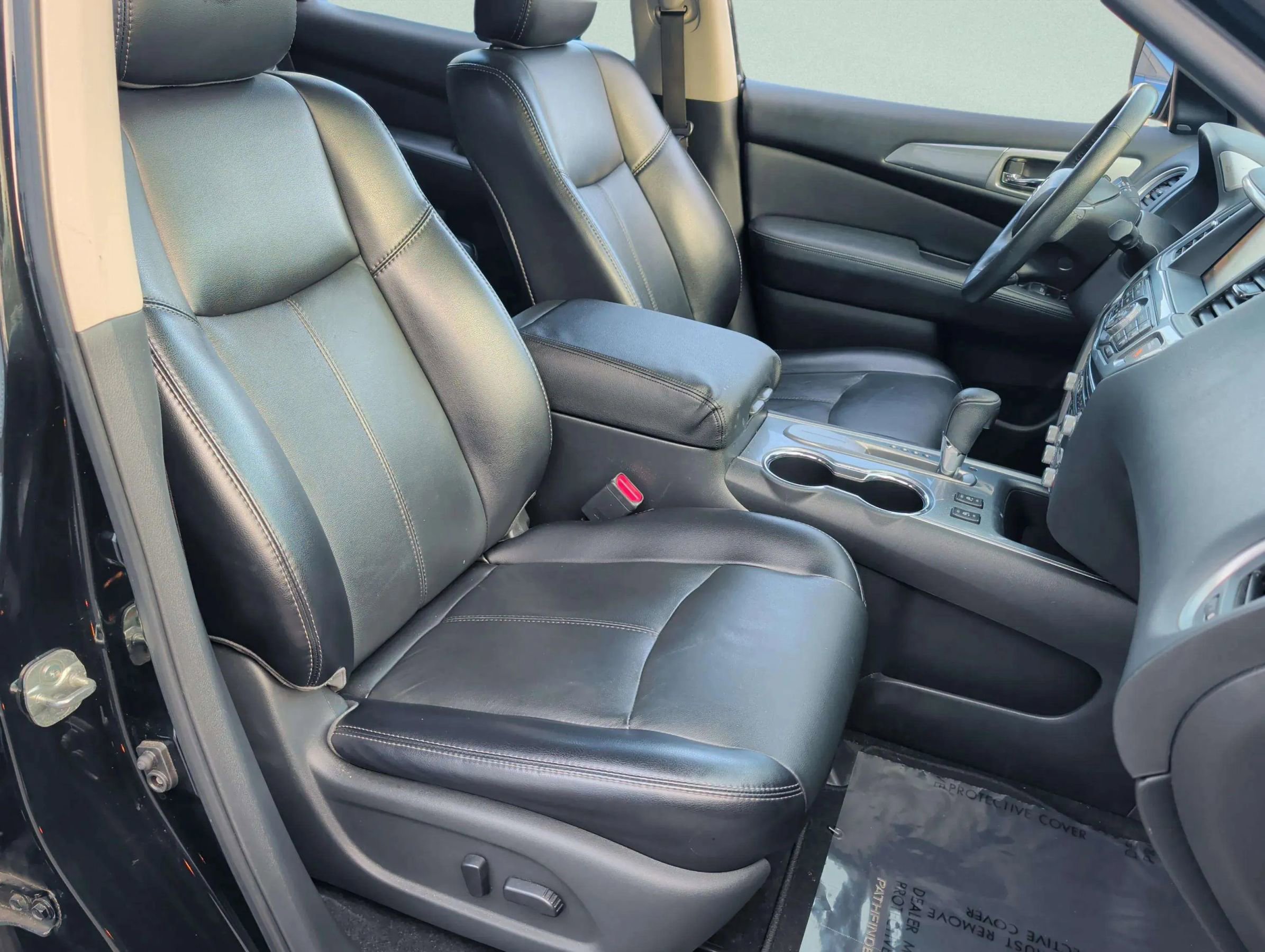 Used 2020 Nissan Pathfinder SL image 18