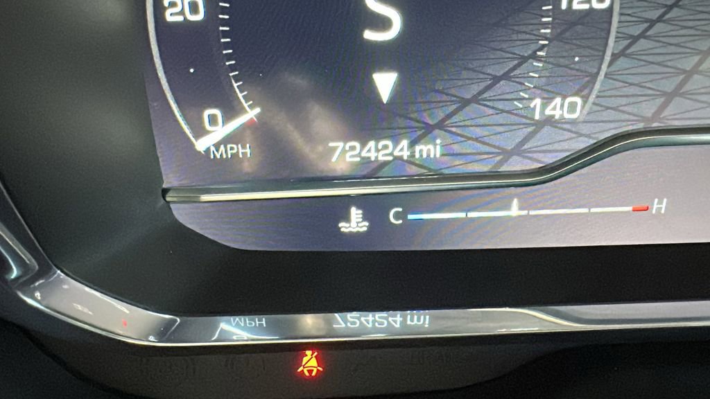 Used 2022 GMC Yukon SLT w/ SLT Premium Package image 17