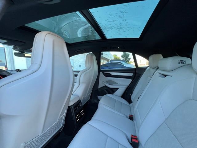 Used 2024 Porsche Macan 4 Electric image 30