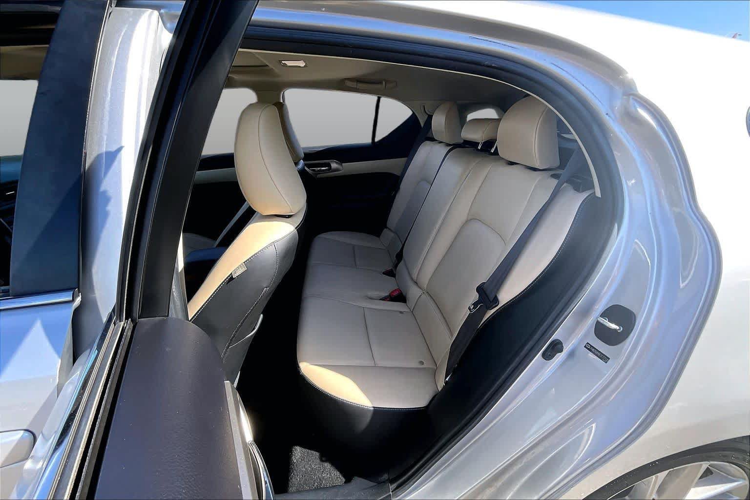 Used 2014 Lexus CT 200h FWD image 20