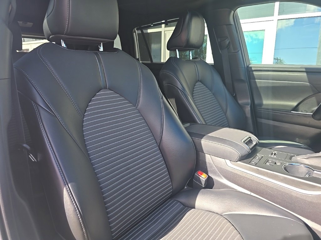 Used 2021 Toyota Highlander XSE image 20