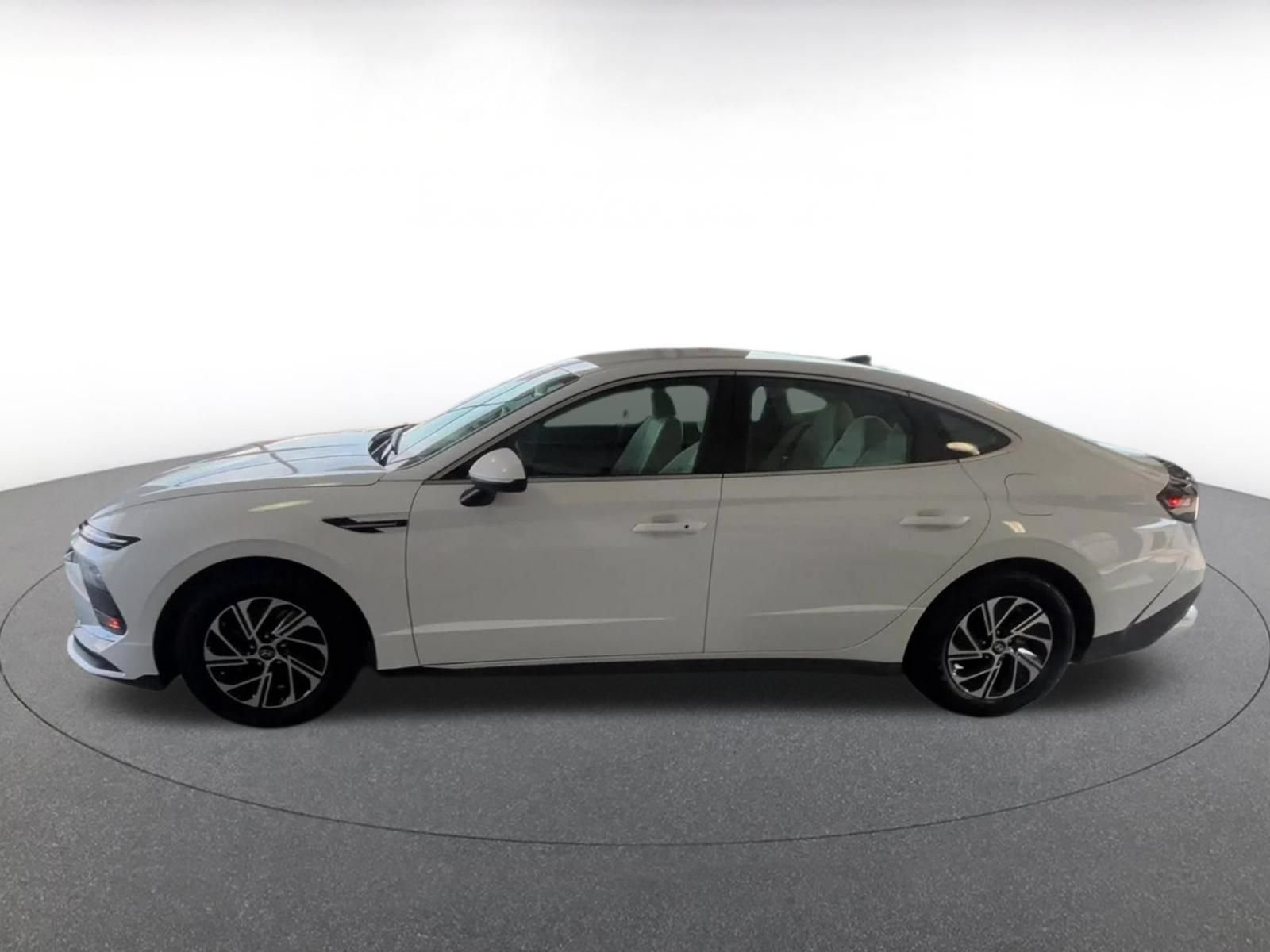 Used 2026 Hyundai Sonata Blue FWD image 8