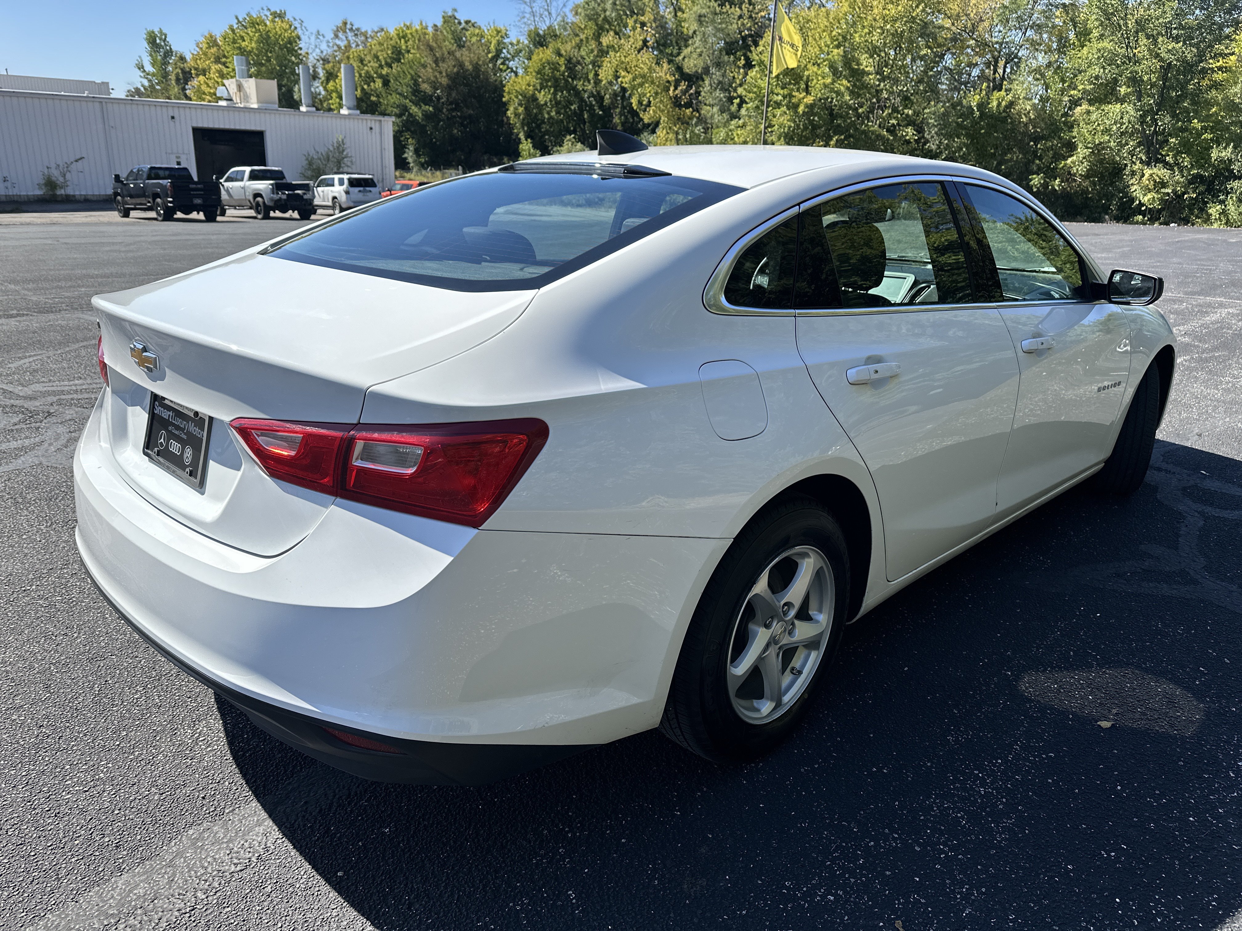 Used 2017 Chevrolet Malibu LS w/ LPO, Convenience Package 1 FWD image 7