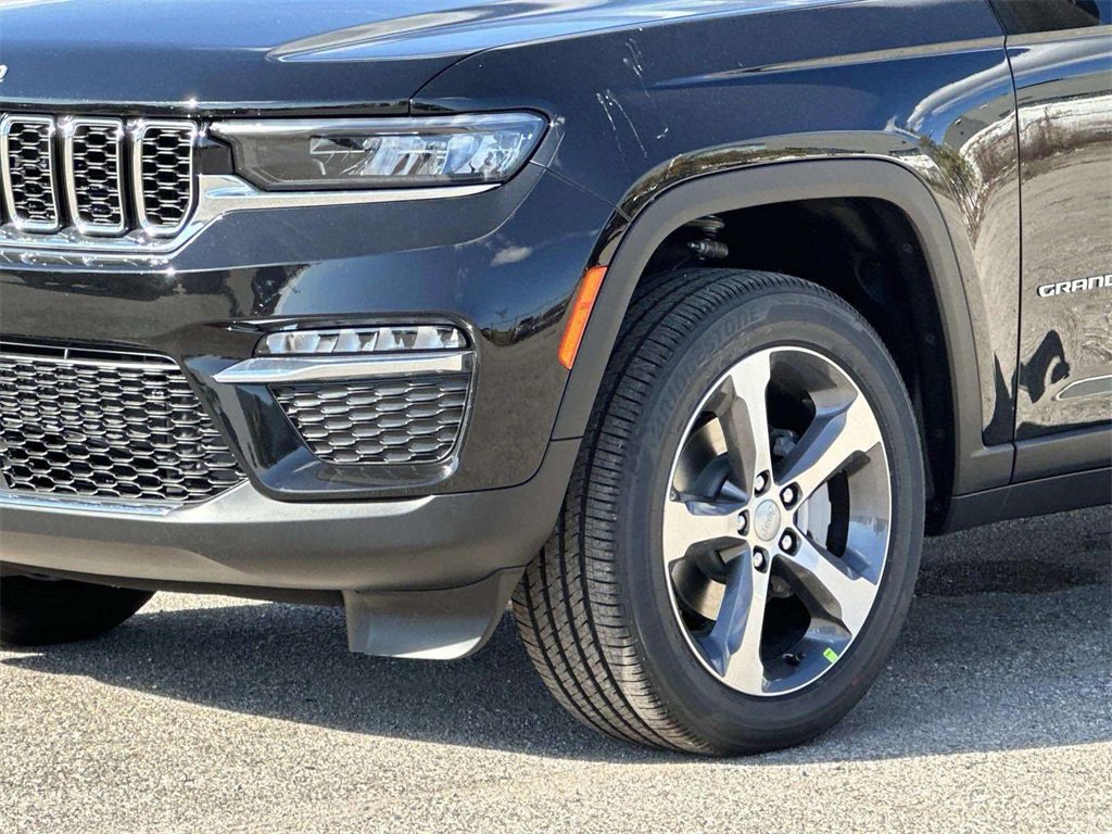 New 2025 Jeep Grand Cherokee Limited image 6