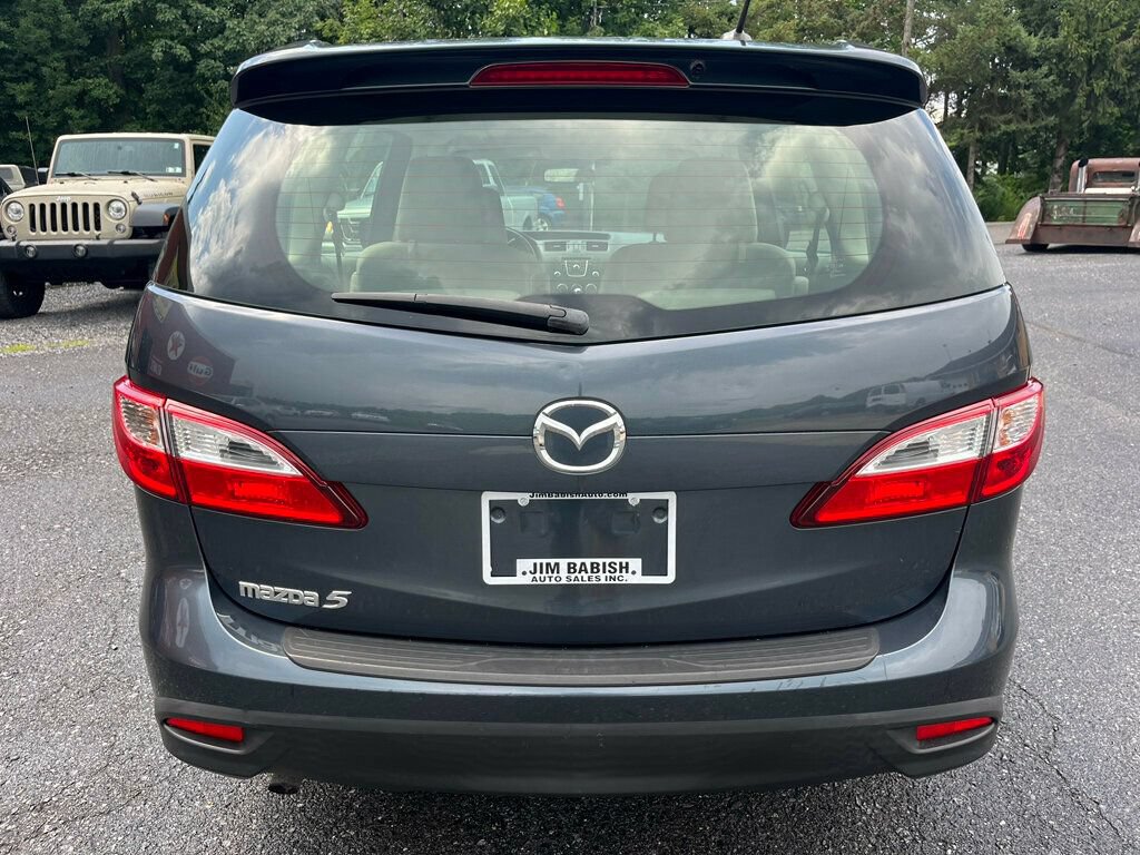 Used 2012 MAZDA MAZDA5 Touring w/ Moonroof & Audio Pkg FWD image 12
