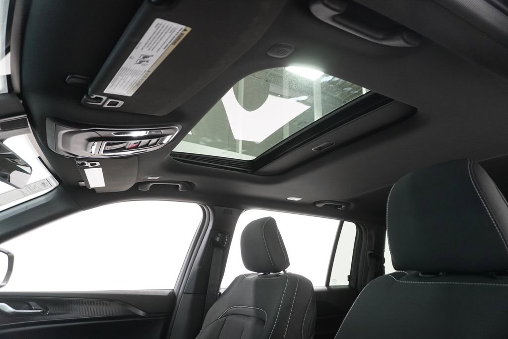 New 2025 Jeep Grand Cherokee L Laredo w/ Luxury Tech Group I image 8