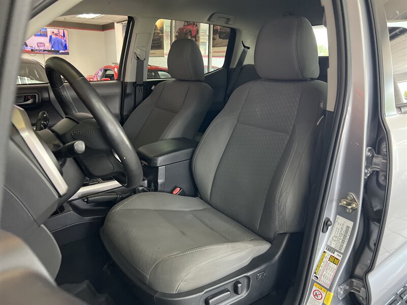 Used 2020 Toyota Tacoma SR5 RWD image 10