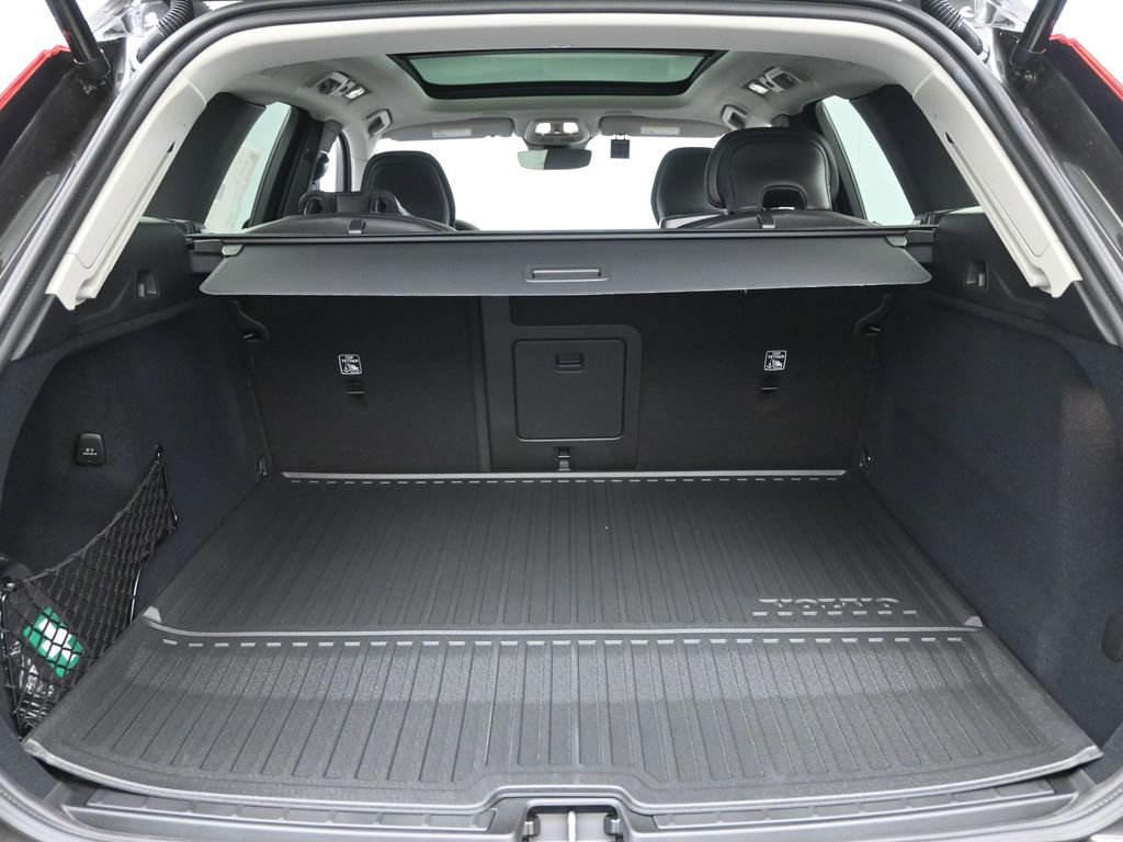 New 2025 Volvo XC60 T8 Core w/ Protection Package Premier image 27