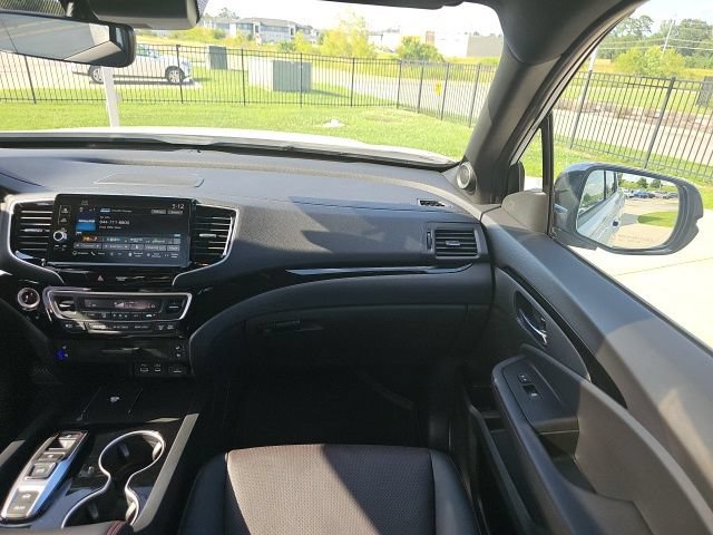 Used 2025 Honda Ridgeline Black Edition image 34