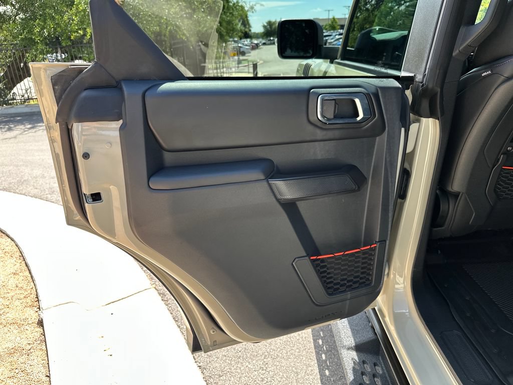 Used 2025 Ford Bronco Raptor AWD/4WD image 35