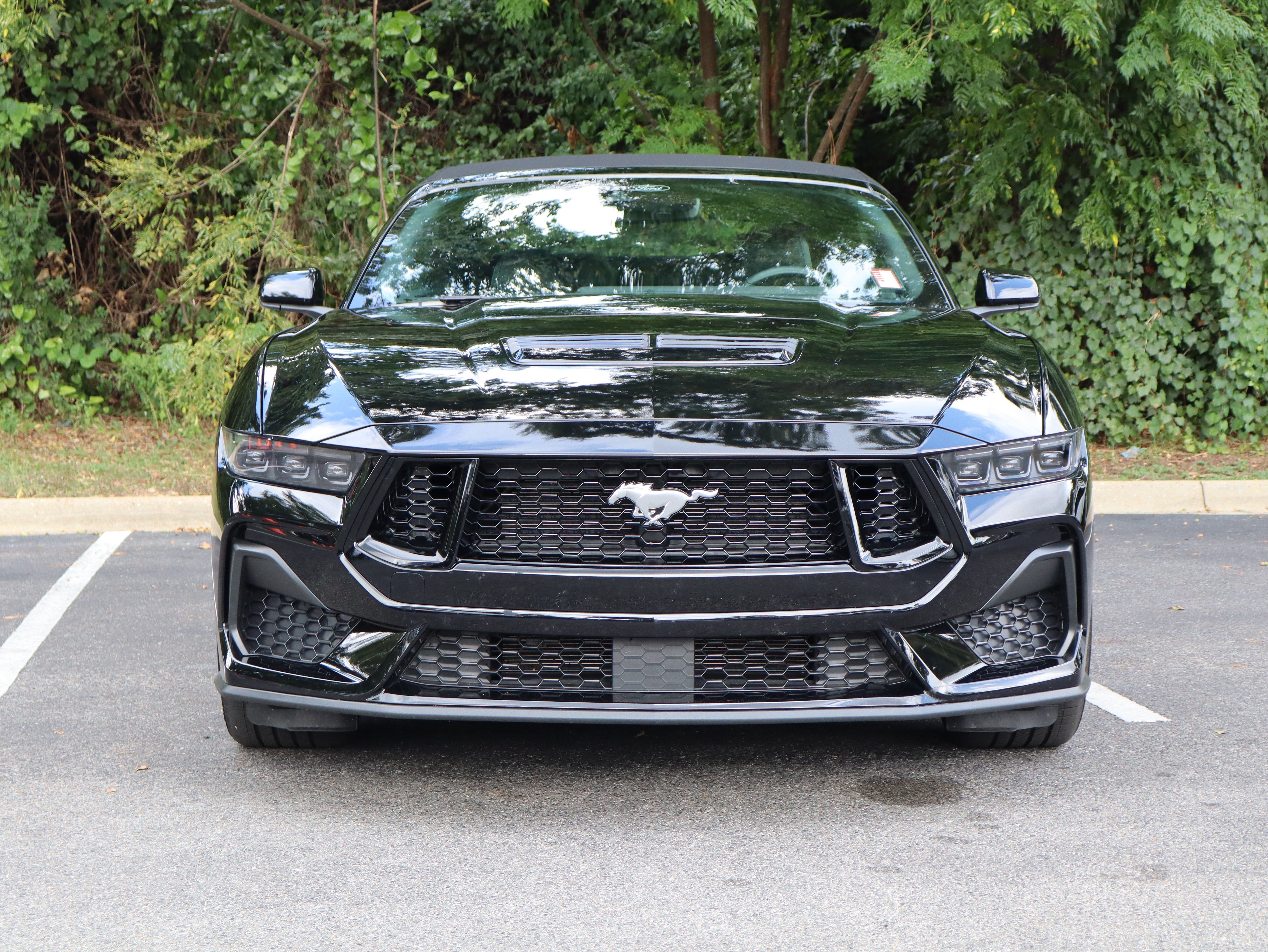 Used 2025 Ford Mustang GT Premium RWD image 3