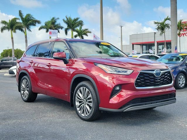 Certified 2021 Toyota Highlander Platinum AWD/4WD image 34