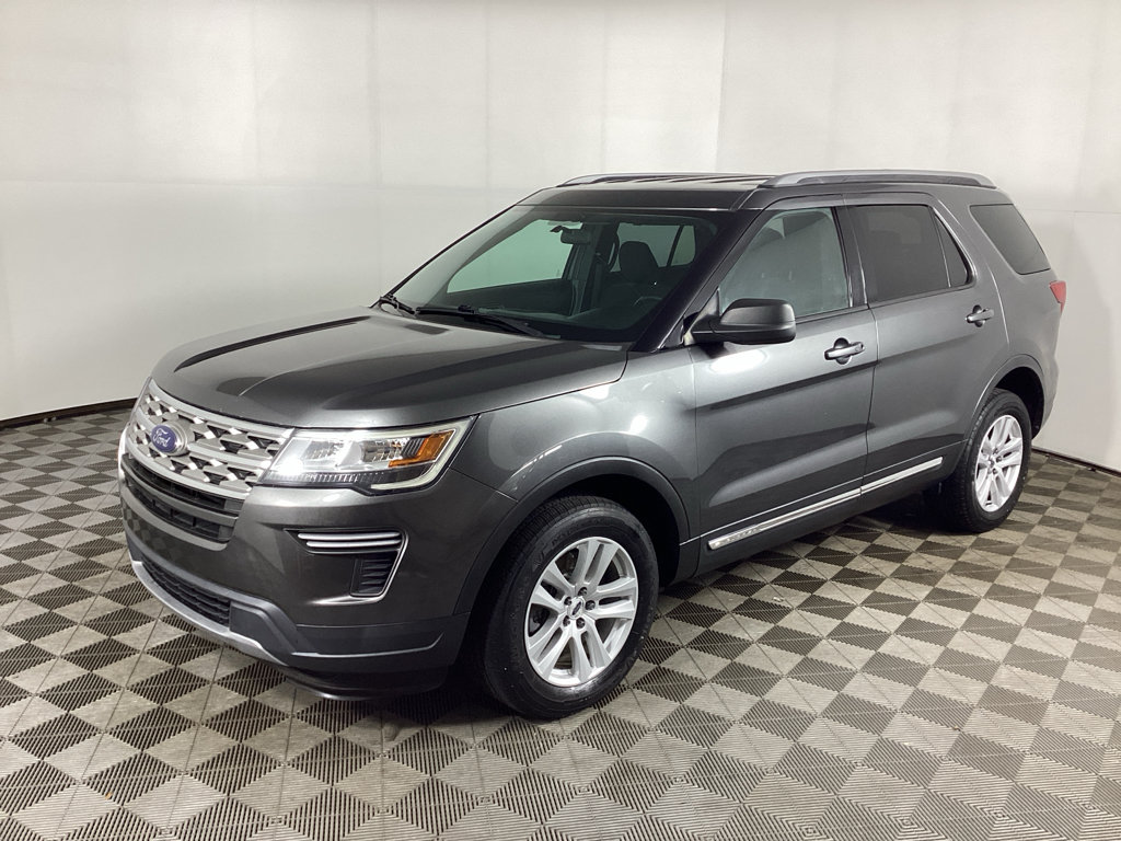 Used 2018 Ford Explorer XLT AWD/4WD image 5