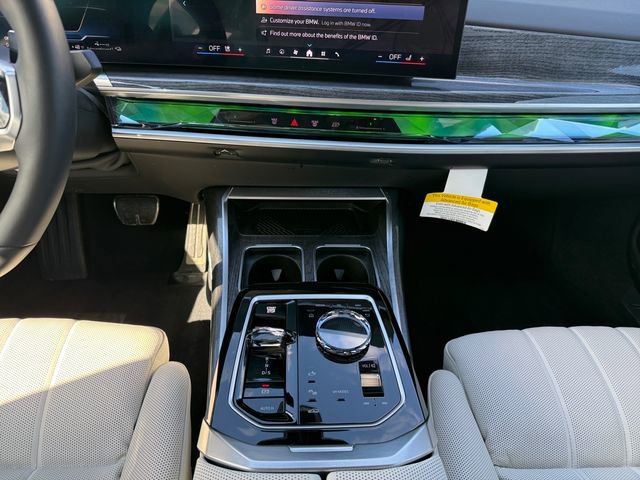 Certified 2026 BMW 750e xDrive image 11
