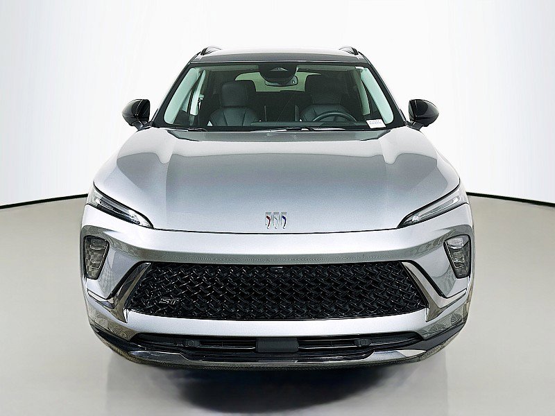 Used 2025 Buick Envision Sport Touring image 2