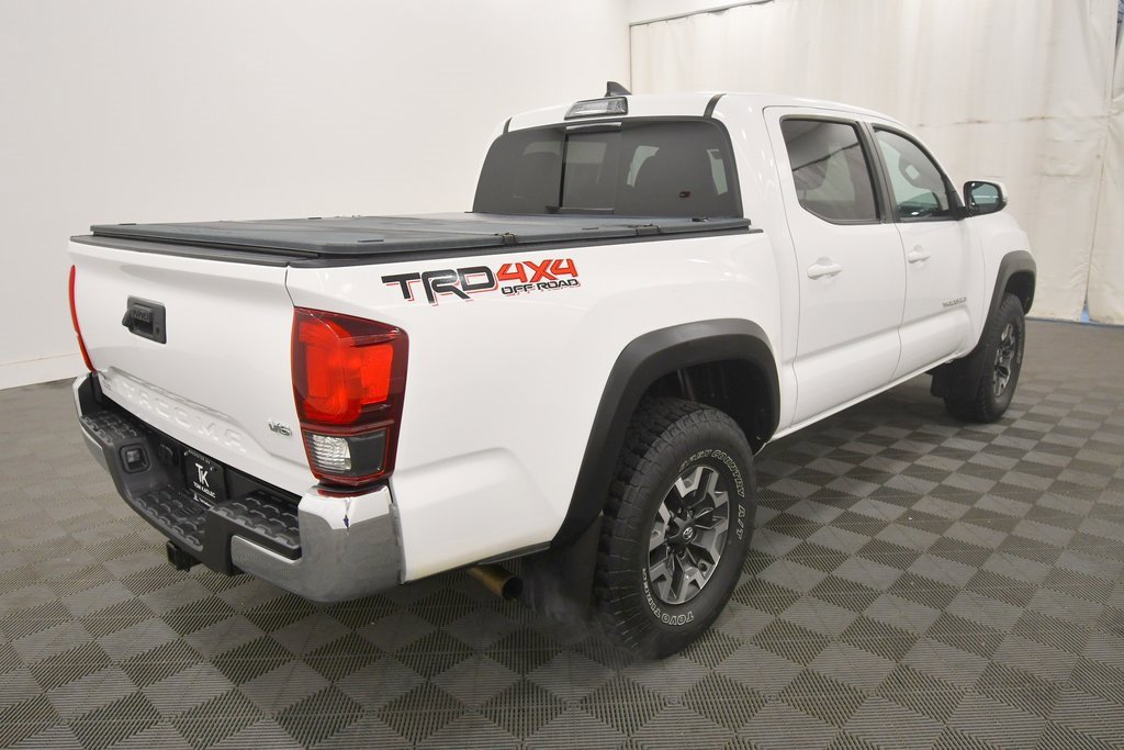 Used 2019 Toyota Tacoma TRD Off-Road image 8