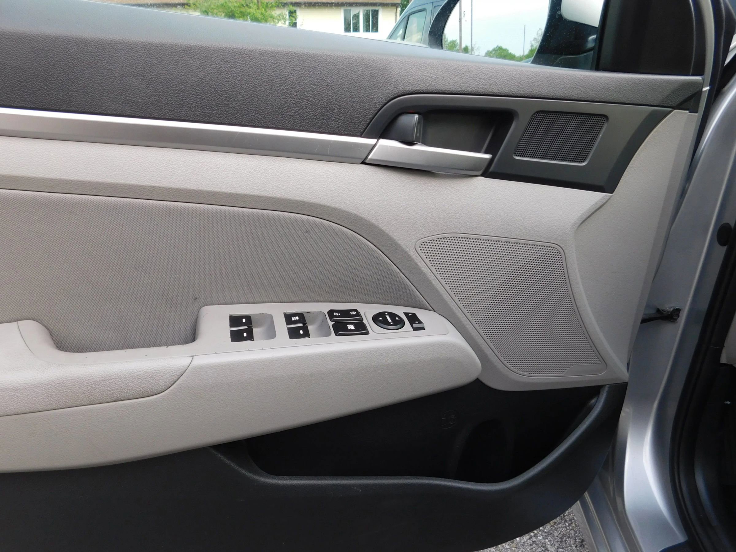 Used 2020 Hyundai Elantra SEL FWD image 10