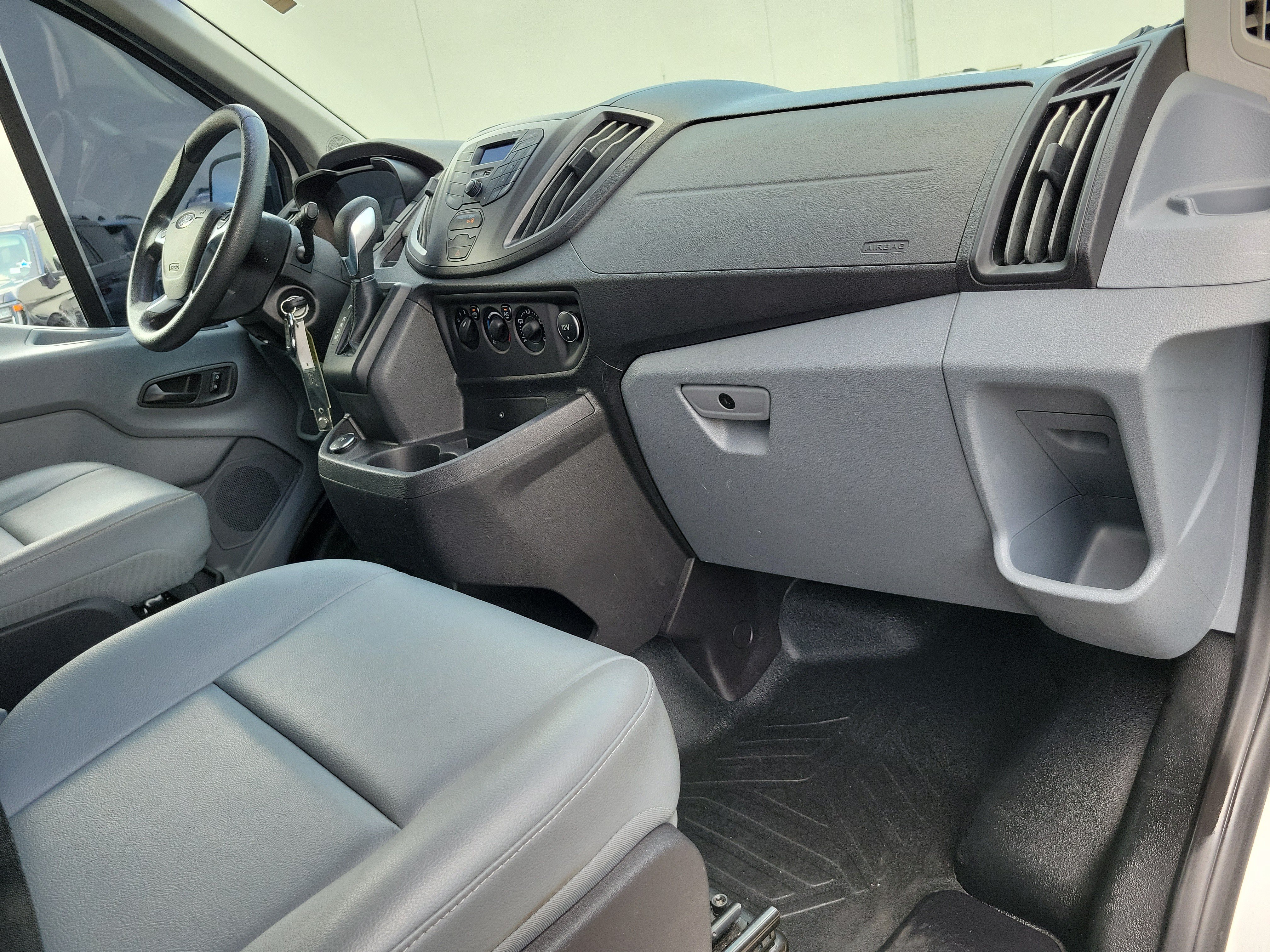Used 2019 Ford Transit 150 148 Low Roof RWD image 17