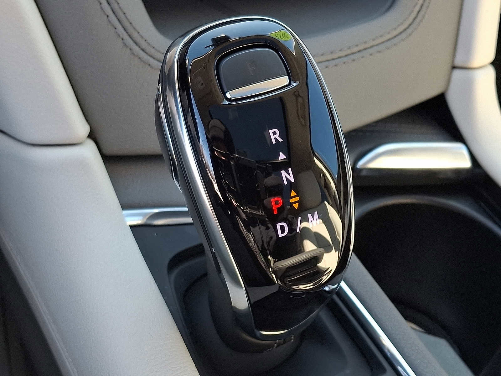 Used 2025 Cadillac XT6 Premium Luxury image 15