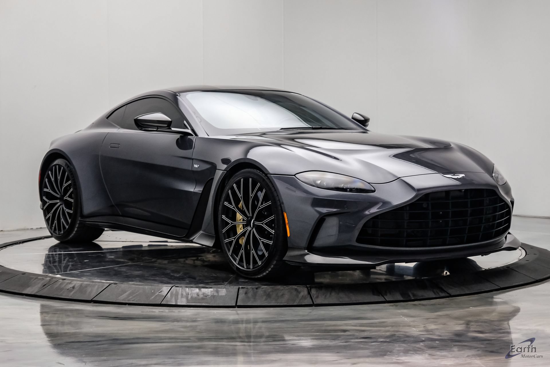 Used 2023 Aston Martin V12 Vantage RWD image 28