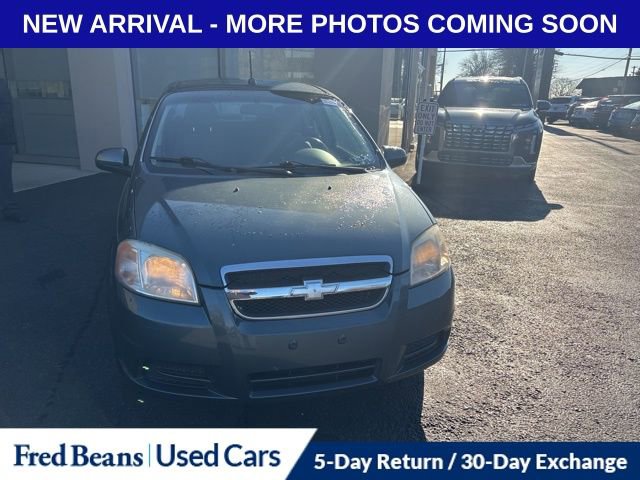 Used 2010 Chevrolet Aveo LT w/ Power and Convenience Package image 2