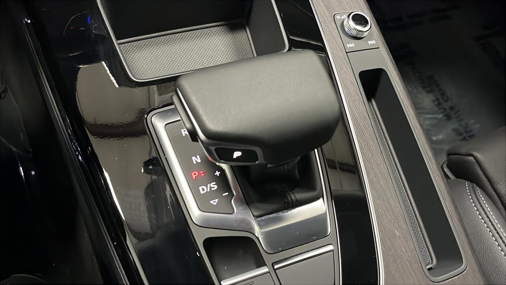 Used 2024 Audi Q5 e Premium w/ Convenience Package AWD/4WD image 19