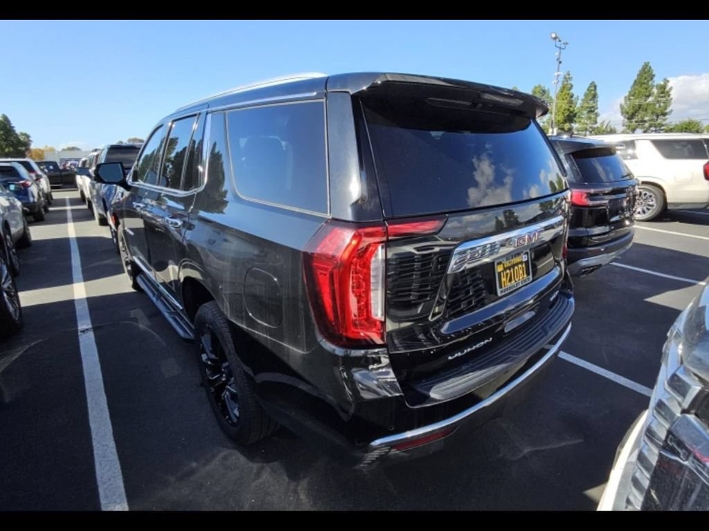 Used 2022 GMC Yukon SLT w/ SLT Premium Package AWD/4WD image 8
