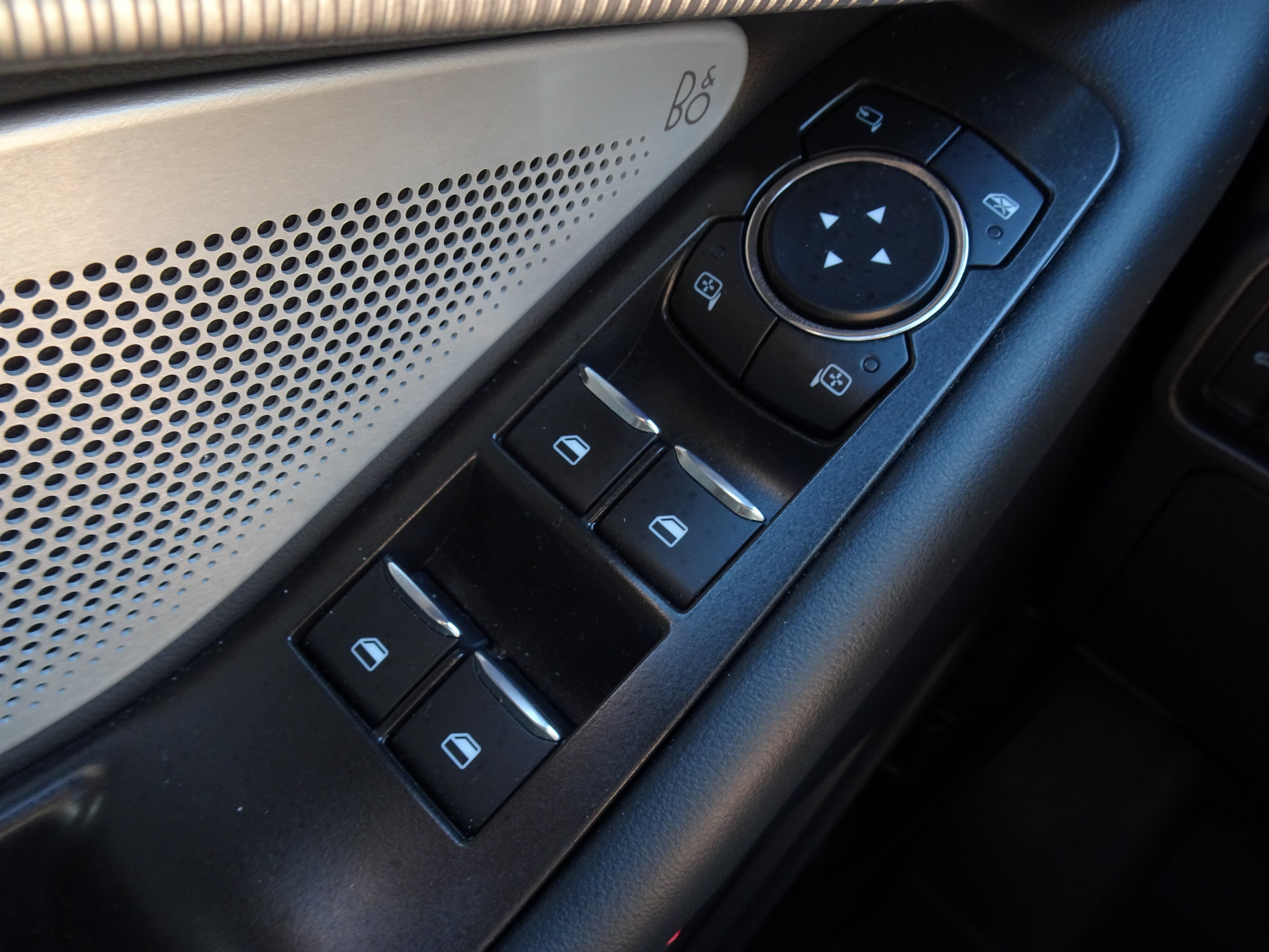 Used 2025 Ford Explorer ST AWD/4WD image 30