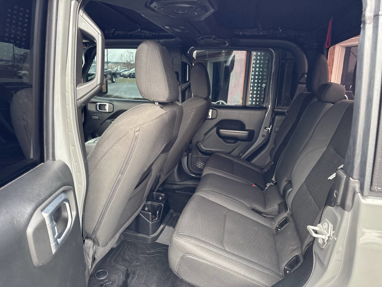 Used 2021 Jeep Gladiator Sport image 19