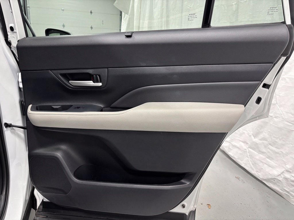 Used 2026 Toyota Grand Highlander AWD image 53