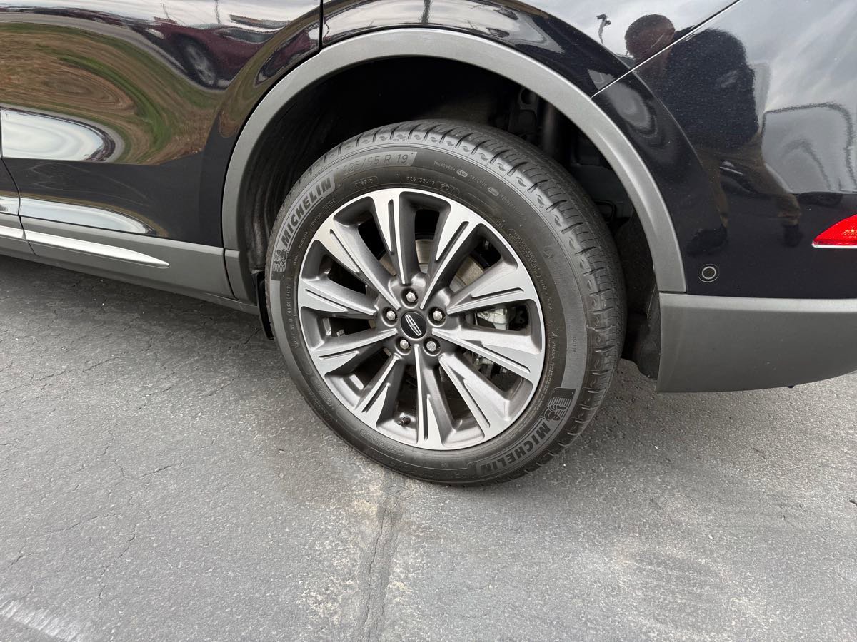 Used 2022 Lincoln Corsair Reserve w/ Equipment Group 201A image 9