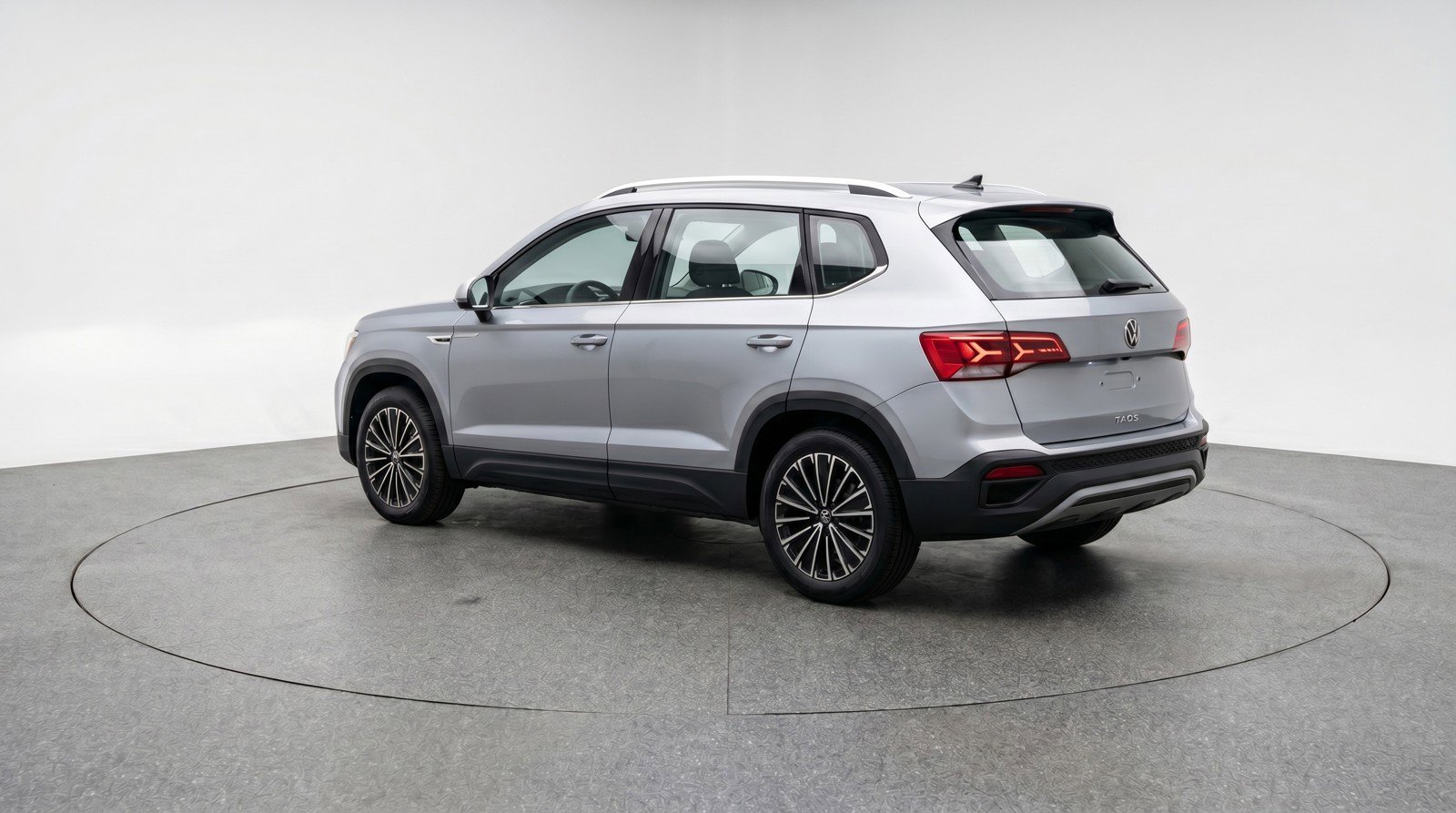 Used 2025 Volkswagen Taos SE FWD image 6