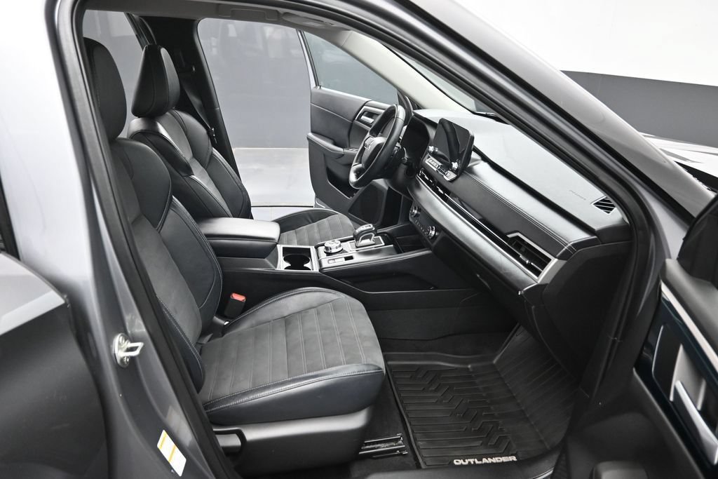 Used 2023 Mitsubishi Outlander SE FWD image 36