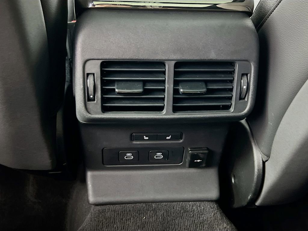 Used 2026 Land Rover Range Rover Velar Dynamic SE image 27