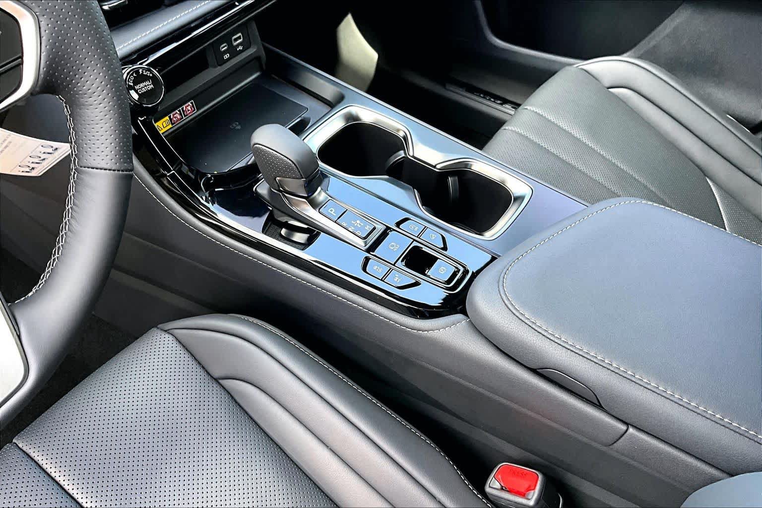 New 2026 Lexus NX 350 F Sport AWD/4WD image 7