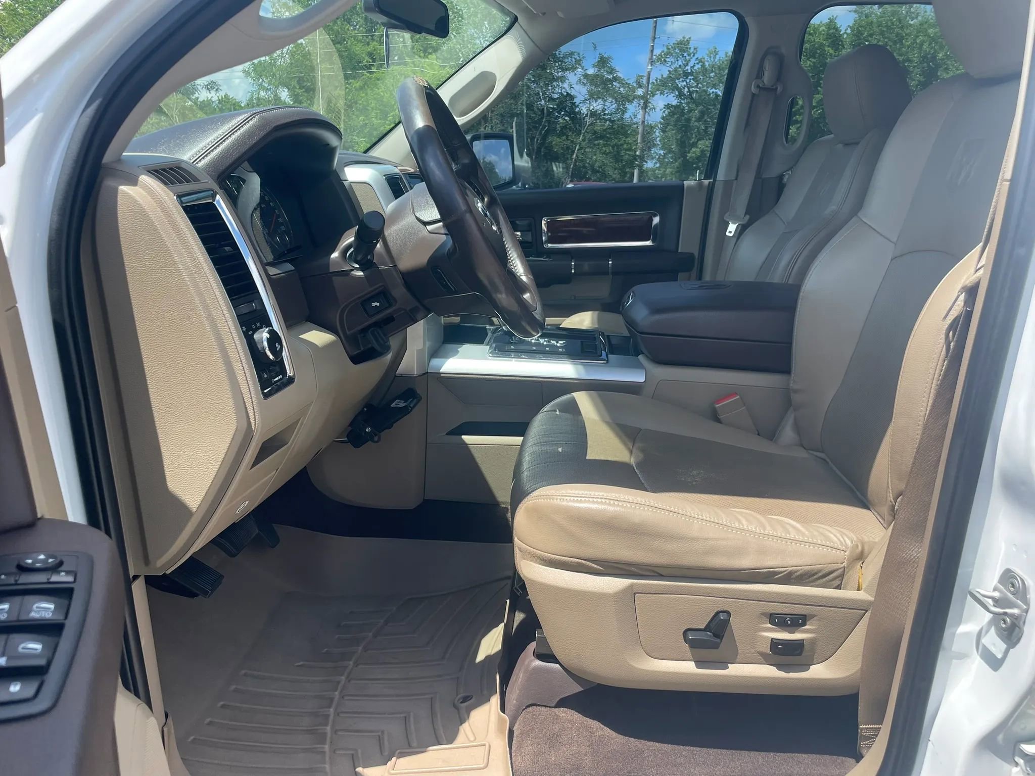 Used 2012 RAM 1500 Laramie RWD image 22