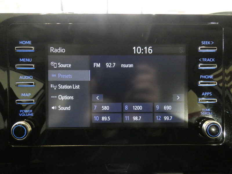 Used 2023 Toyota Camry SE image 10