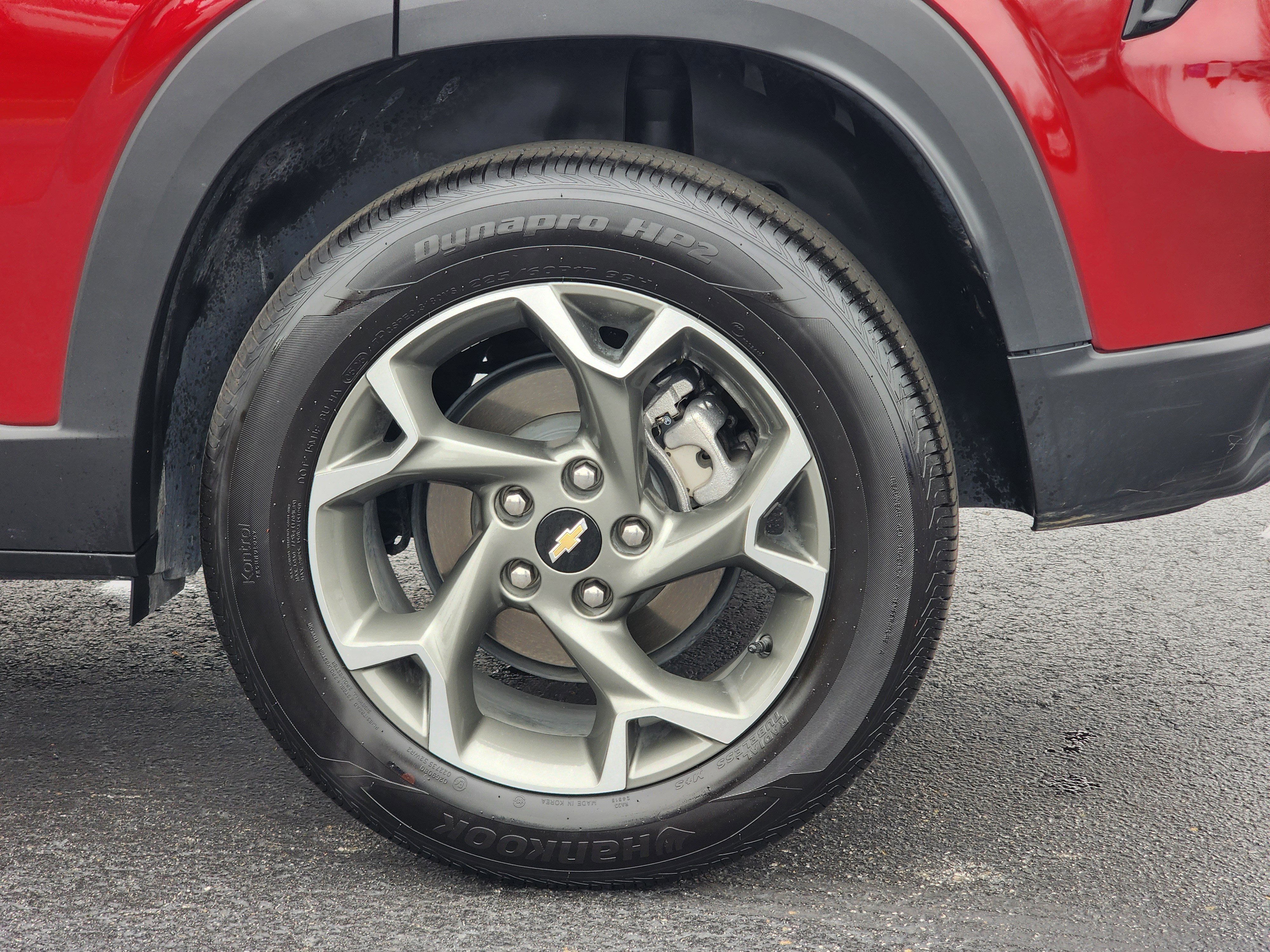 Used 2025 Chevrolet Trax LT w/ LT Convenience Package image 9