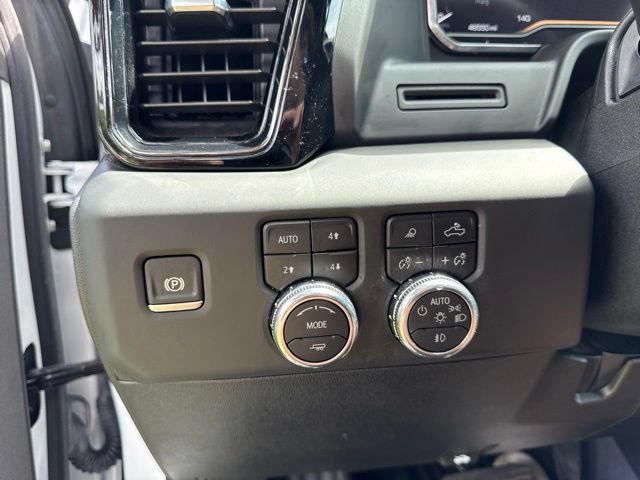 Used 2025 GMC Sierra 2500 AT4 AWD/4WD image 34