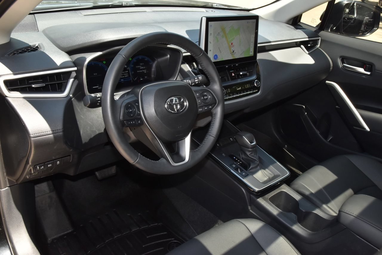 Used 2026 Toyota Corolla Cross XLE w/ Convenience Package FWD image 33