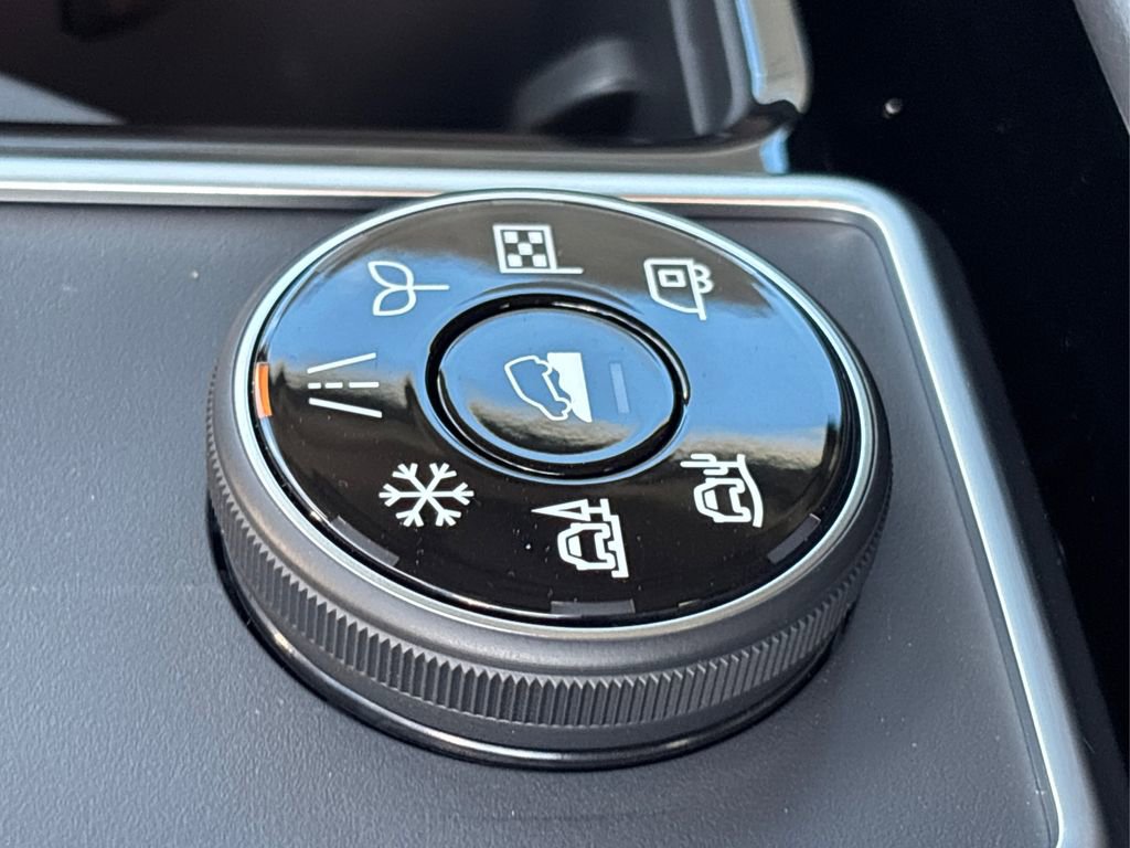 New 2025 Nissan Pathfinder SV w/ Black Appearance Package image 35