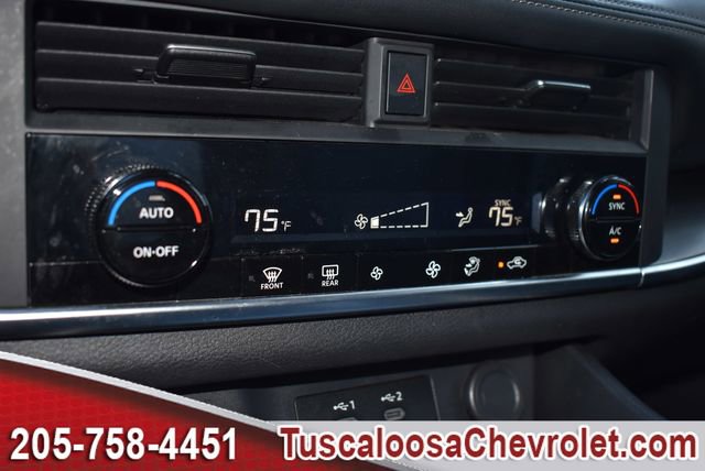 Used 2024 Nissan Rogue SV image 35