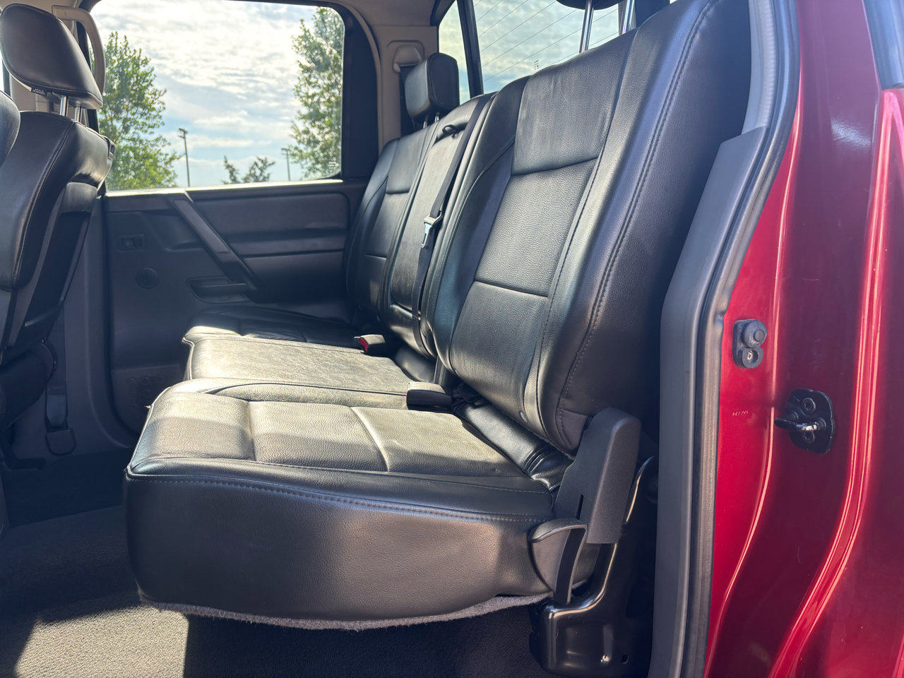 Used 2006 Nissan Titan LE w/ (T01) Tow Pkg image 11