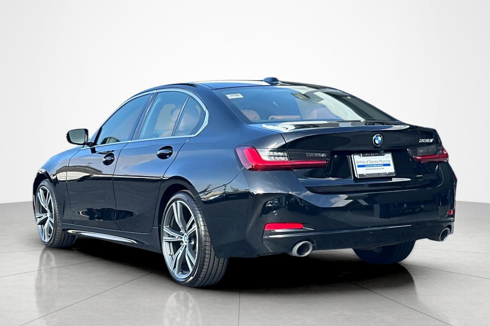 Used 2024 BMW 330i Sedan w/ Convenience Package RWD image 3