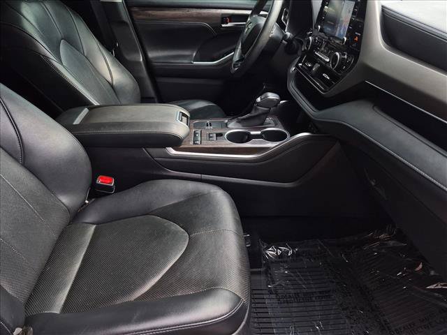 Used 2020 Toyota Highlander Limited FWD image 22