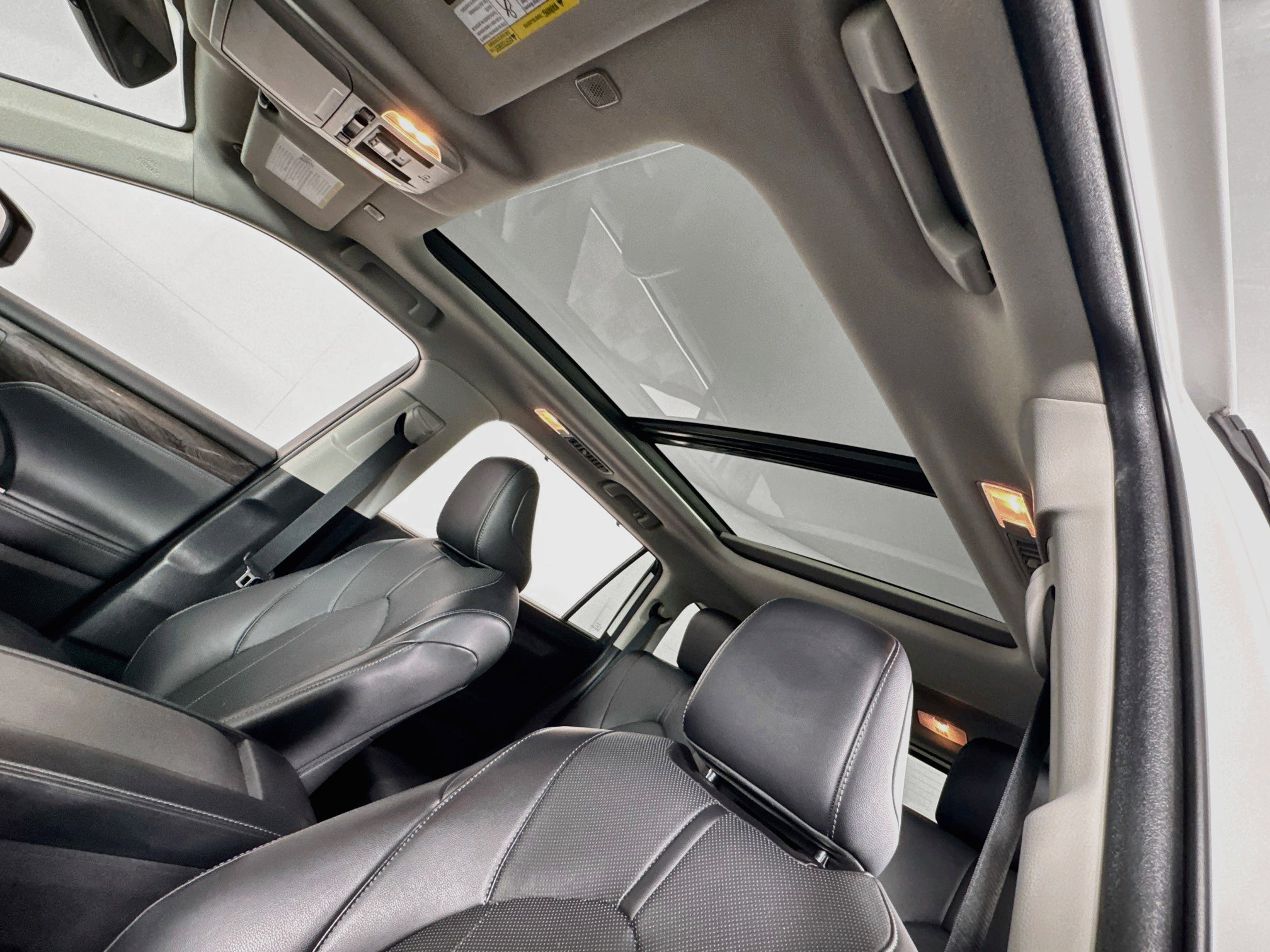 Used 2023 Toyota Highlander Limited AWD/4WD image 15